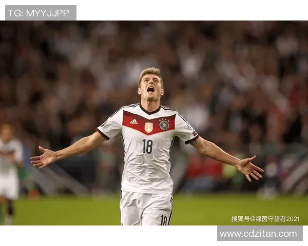 克罗斯:从中场指挥官到足球战术革新者的精彩旅程 克罗斯:从中场指挥官到足球战术革新者的精彩旅程