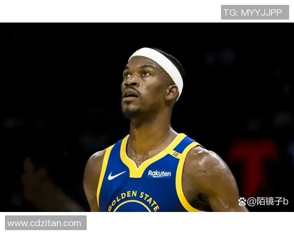 勇士与爵士激战正酣球迷热议比赛精彩瞬间与战术分析 勇士与爵士激战正酣球迷热议比赛精彩瞬间与战术分析